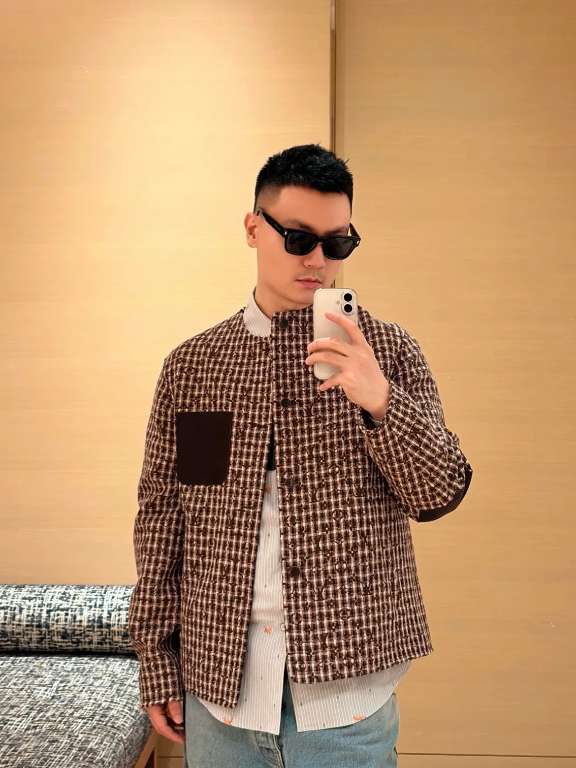 Louis Vuitton/ CHIC